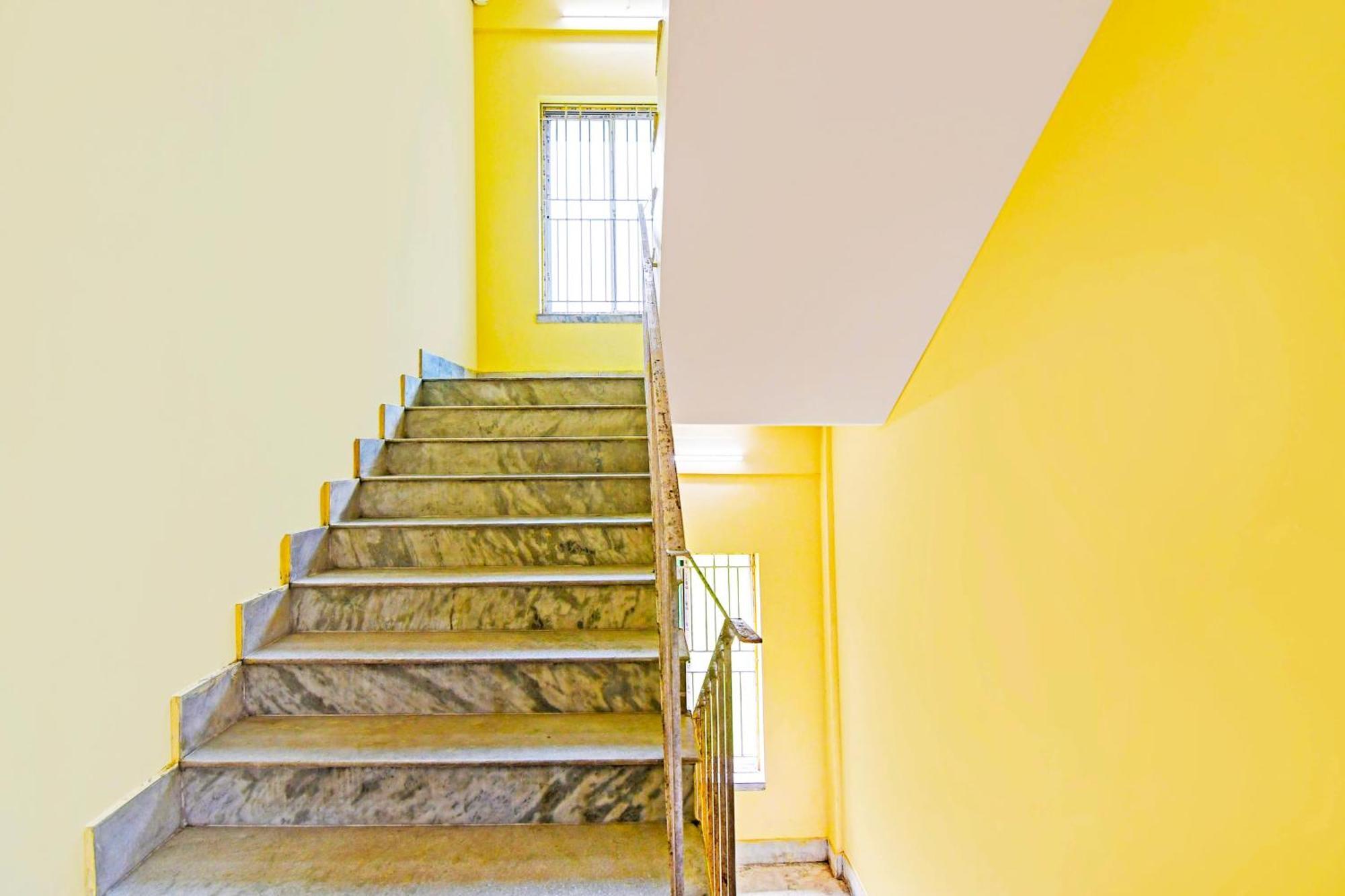 Super Hotel O Ruby Near Acropolis Mall 콜카타 외부 사진