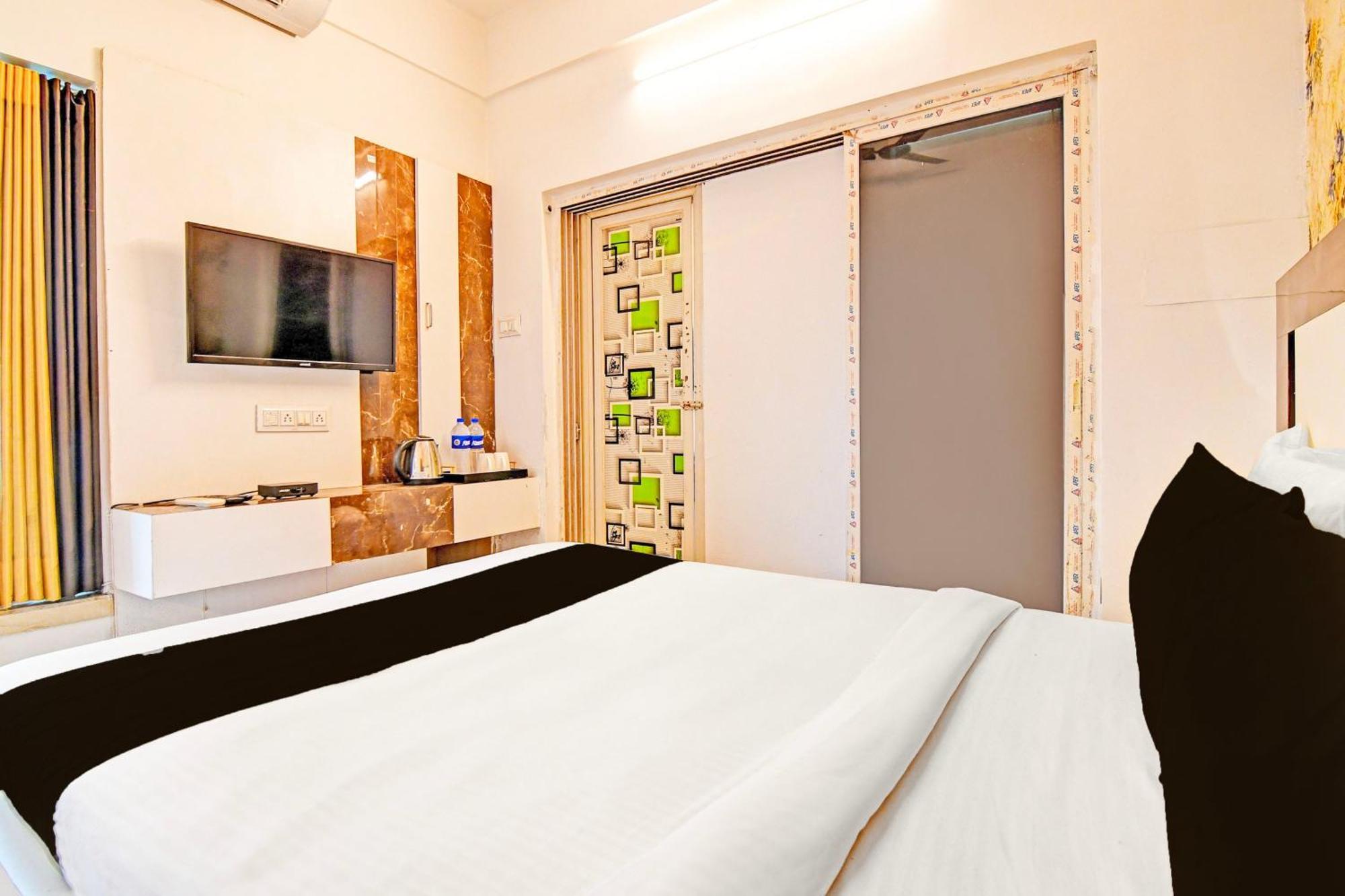 Super Hotel O Ruby Near Acropolis Mall 콜카타 외부 사진